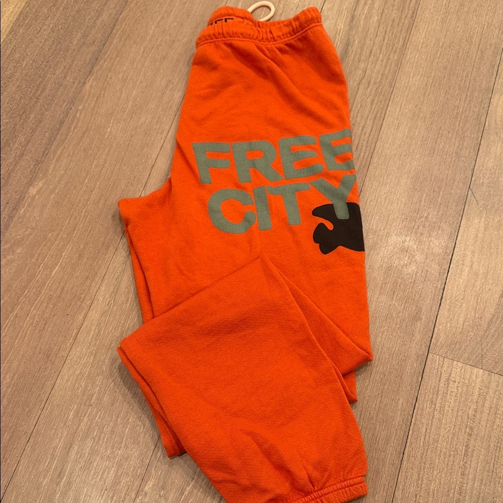 freecity Orange Sweatpants